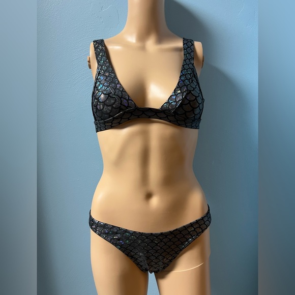 POPRAGEOUS Holographic Mermaid 2 Piece Bikini small top medium bottom - Picture 6 of 11